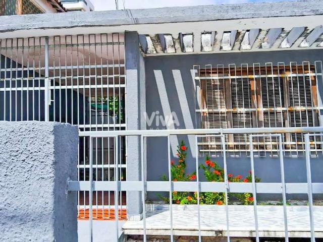 Casa / Sobrado para Venda em Fortaleza/CE Fátima 3 Quartos