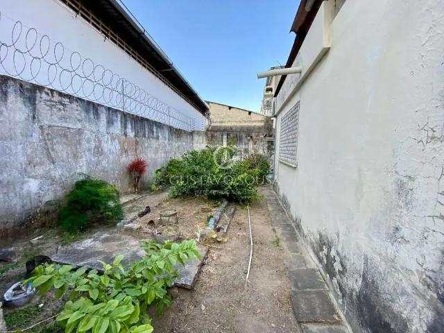 Casa / Sobrado para Venda em Fortaleza/CE Fátima 2 Quartos