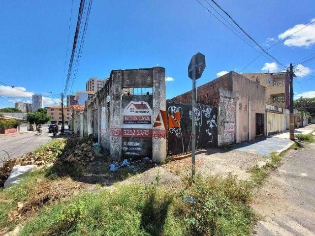 Casa / Sobrado para Venda em Fortaleza/CE Fátima 8 Quartos
