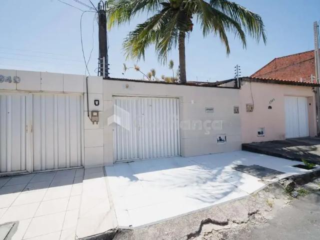 Casa / Sobrado para Venda em Fortaleza/CE Itaperi 2 Quartos
