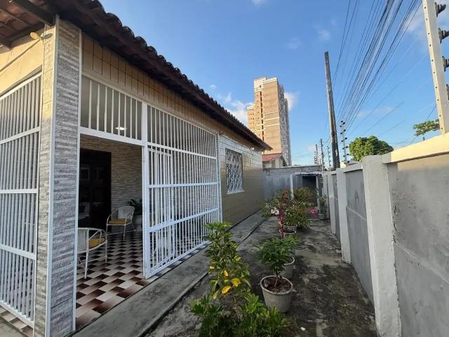 Casa / Sobrado para Venda em Fortaleza/CE Itaperi 3 Quartos