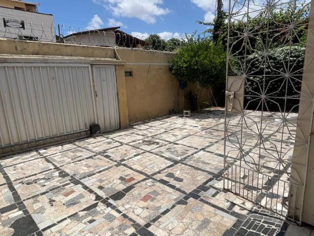 Casa / Sobrado para Venda em Fortaleza/CE Itaperi 4 Quartos