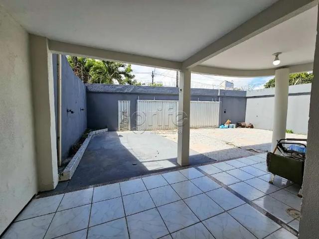 Casa / Sobrado para Venda em Fortaleza/CE Itaperi 6 Quartos
