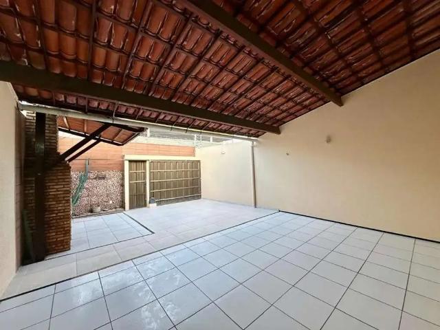 Casa / Sobrado para Venda em Fortaleza/CE Jardim das Oliveiras 4 Quartos