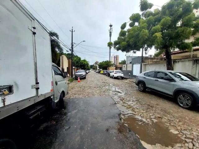 Casa / Sobrado para Venda em Fortaleza/CE Joaquim Távora 9 Quartos