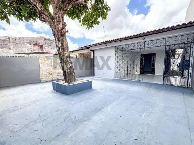 Casa / Sobrado para Venda em Fortaleza/CE Jóquei Clube 4 Quartos
