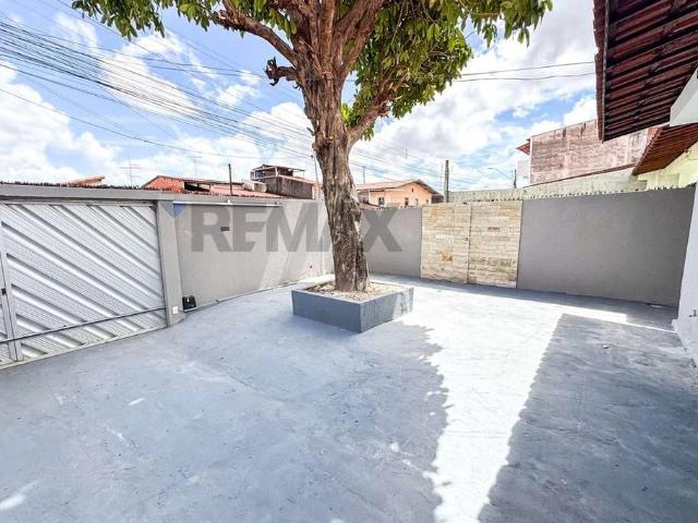 Casa / Sobrado para Venda em Fortaleza/CE Jóquei Clube 4 Quartos