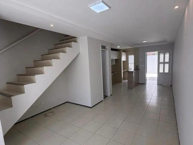 Casa / Sobrado para Venda em Fortaleza/CE Lagoa Redonda 2 Quartos