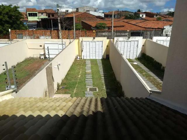Casa / Sobrado para Venda em Fortaleza/CE Lagoa Redonda 3 Quartos