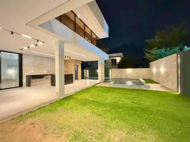 Casa / Sobrado para Venda em Fortaleza/CE Lagoa Redonda 5 Quartos