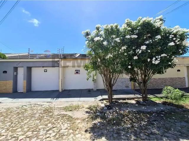 Casa / Sobrado para Venda em Fortaleza/CE Lagoa Sapiranga Coité 3 Quartos