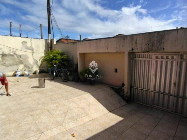 Casa / Sobrado para Venda em Fortaleza/CE Manuel Sátiro 4 Quartos