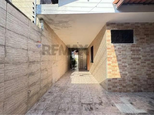 Casa / Sobrado para Venda em Fortaleza/CE Maraponga 3 Quartos