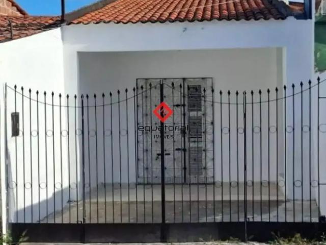 Casa / Sobrado para Venda em Fortaleza/CE Montese 2 Quartos