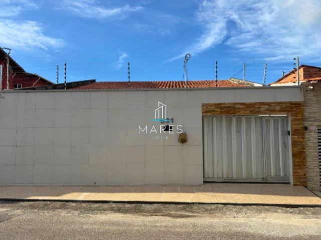 Casa / Sobrado para Venda em Fortaleza/CE Montese 3 Quartos
