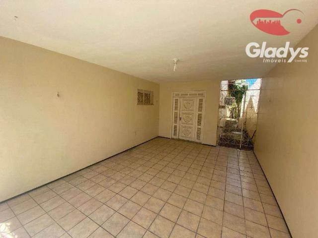 Casa / Sobrado para Venda em Fortaleza/CE Montese 3 Quartos