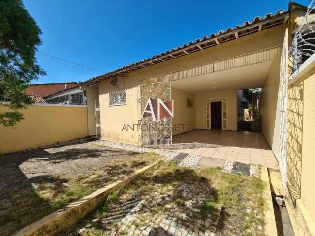 Casa / Sobrado para Venda em Fortaleza/CE Montese 3 Quartos