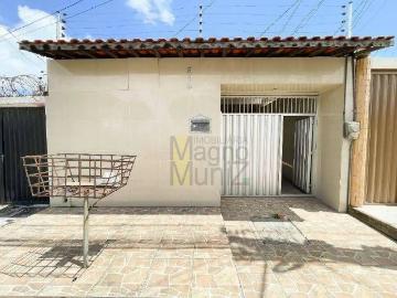 Casa / Sobrado para Venda em Fortaleza/CE Montese 3 Quartos