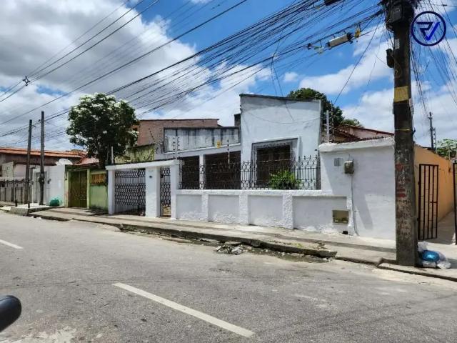 Casa / Sobrado para Venda em Fortaleza/CE Montese 3 Quartos
