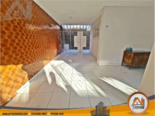 Casa / Sobrado para Venda em Fortaleza/CE Montese 3 Quartos