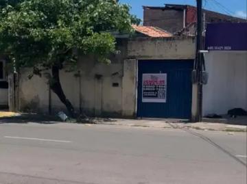 Casa / Sobrado para Venda em Fortaleza/CE Montese 4 Quartos