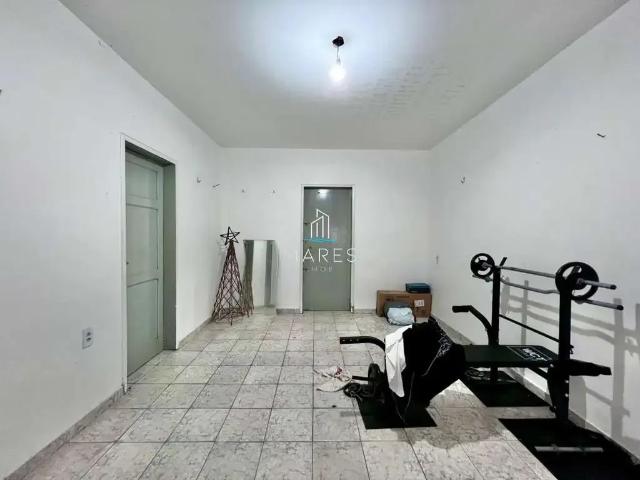 Casa / Sobrado para Venda em Fortaleza/CE Montese 5 Quartos