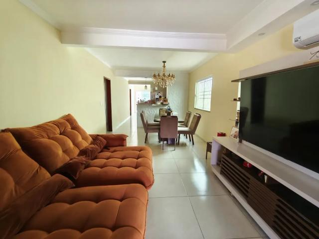 Casa / Sobrado para Venda em Fortaleza/CE Padre Andrade 4 Quartos