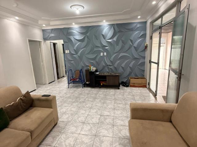 Casa / Sobrado para Venda em Fortaleza/CE Parangaba 4 Quartos