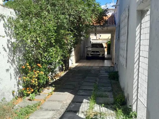 Casa / Sobrado para Venda em Fortaleza/CE Parque Araxá 6 Quartos