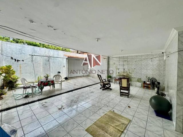 Casa / Sobrado para Venda em Fortaleza/CE Parque Dois Irmãos 4 Quartos