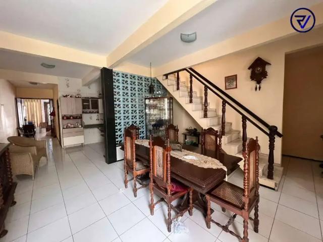 Casa / Sobrado para Venda em Fortaleza/CE Parquelândia 4 Quartos