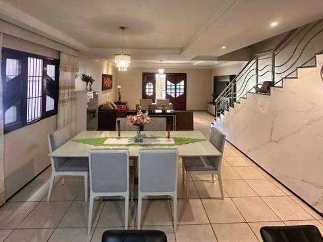 Casa / Sobrado para Venda em Fortaleza/CE Parquelândia 5 Quartos