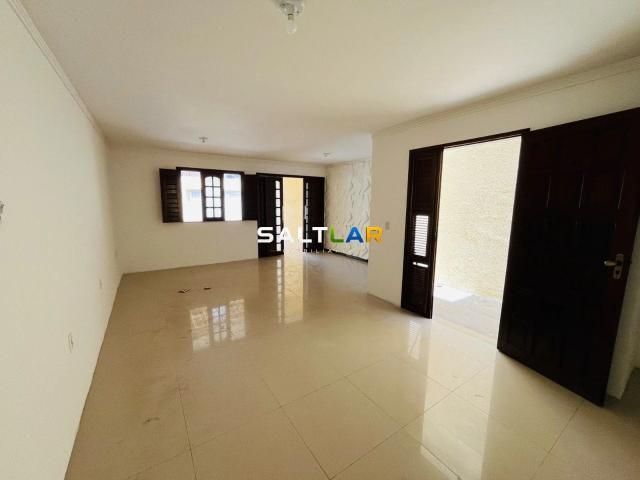 Casa / Sobrado para Venda em Fortaleza/CE Passaré 4 Quartos