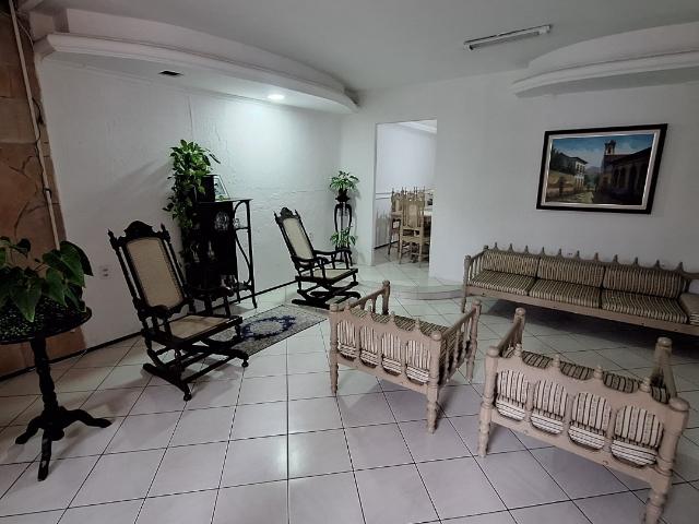 Casa / Sobrado para Venda em Fortaleza/CE Patriolino Ribeiro 6 Quartos