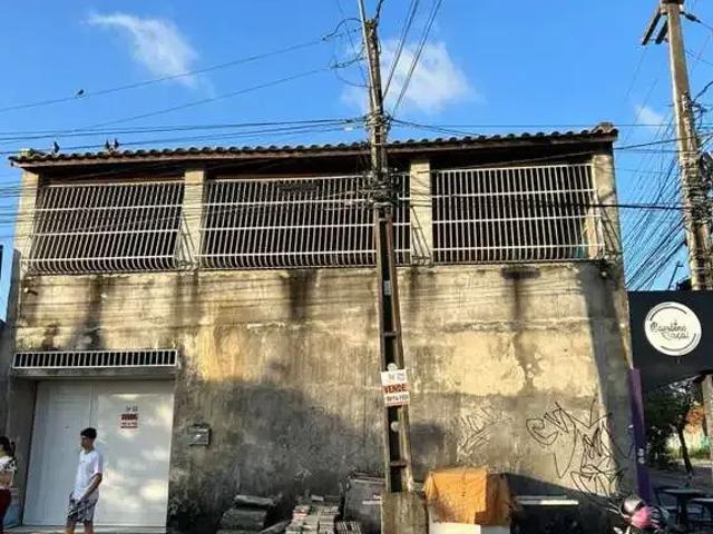 Casa / Sobrado para Venda em Fortaleza/CE Prefeito José Walter 4 Quartos