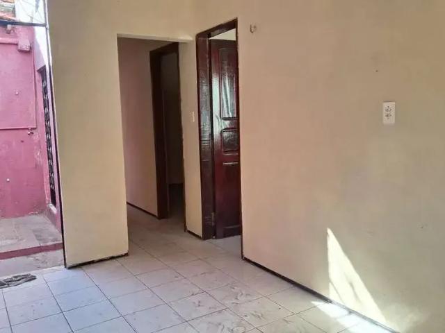 Casa / Sobrado para Venda em Fortaleza/CE Prefeito José Walter 2 Quartos
