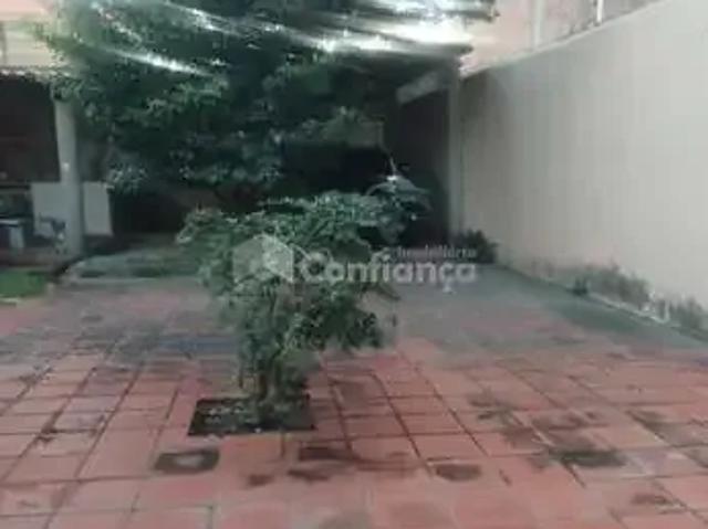 Casa / Sobrado para Venda em Fortaleza/CE São Gerardo 4 Quartos