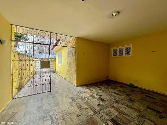 Casa / Sobrado para Venda em Fortaleza/CE São Gerardo 4 Quartos