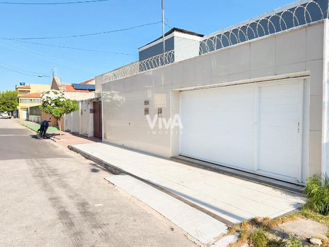 Casa / Sobrado para Venda em Fortaleza/CE São Gerardo 4 Quartos