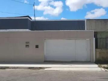 Casa / Sobrado para Venda em Fortaleza/CE São Gerardo 4 Quartos