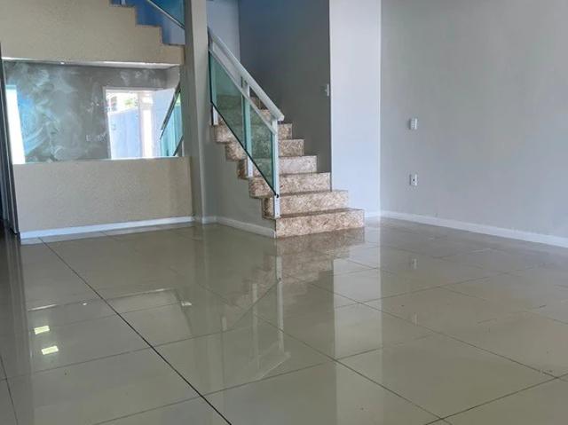 Casa / Sobrado para Venda em Fortaleza/CE Sapiranga 4 Quartos