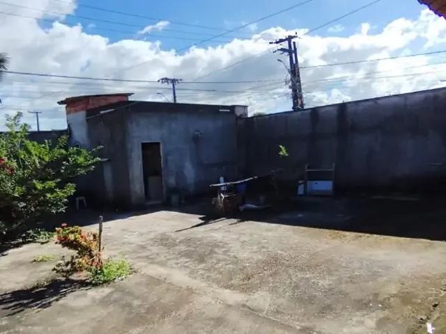 Casa / Sobrado para Venda em Fortaleza/CE Siqueira 4 Quartos
