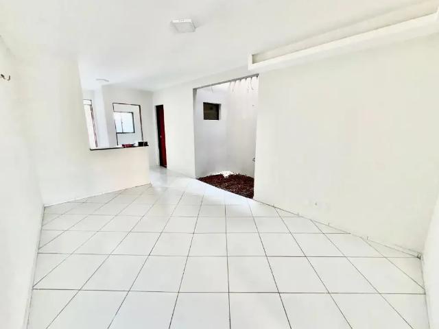 Casa / Sobrado para Venda em Fortaleza/CE Siqueira 2 Quartos