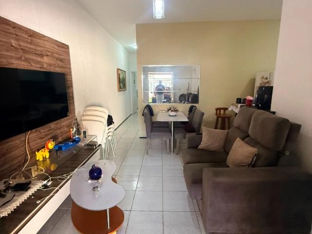Casa / Sobrado para Venda em Fortaleza/CE Siqueira 3 Quartos