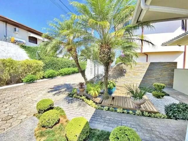 Casa / Sobrado para Venda em Florianópolis/SC Coqueiros 4 Quartos