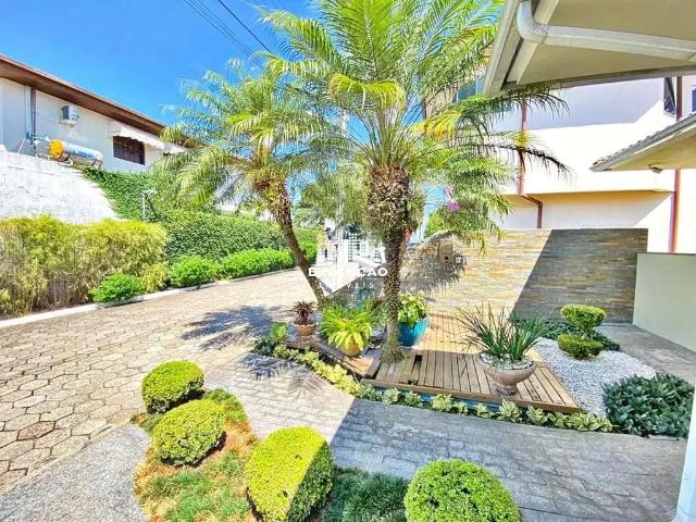 Casa / Sobrado para Venda em Florianópolis/SC Coqueiros 4 Quartos