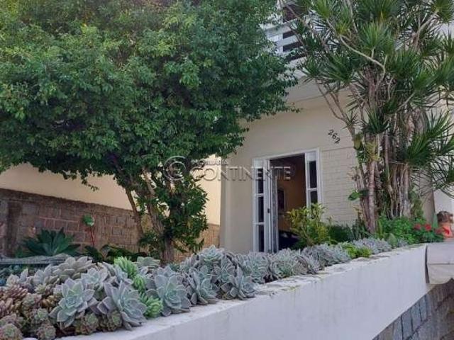 Casa / Sobrado para Venda em Florianópolis/SC Coqueiros 4 Quartos