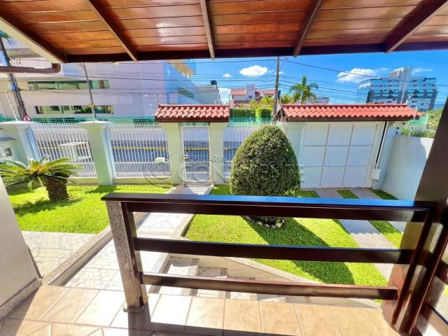 Casa / Sobrado para Venda em Florianópolis/SC Coqueiros 4 Quartos