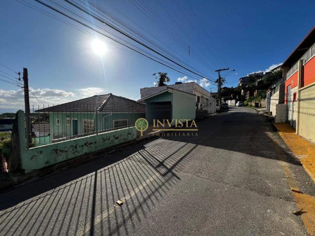 Casa / Sobrado para Venda em Florianópolis/SC Costeira do Pirajubaé 3 Quartos