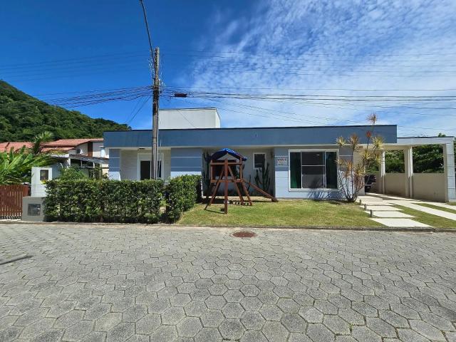 Casa / Sobrado para Venda em Florianópolis/SC Cachoeira do Bom Jesus 4 Quartos